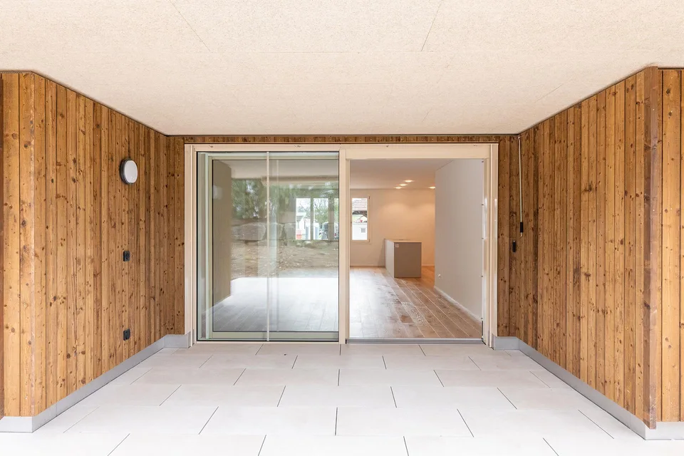 Helle 5.5 Zimmer Neubau Wohnung mit grossem Sitzplatz - Erstbezug – Foto 7 von 12