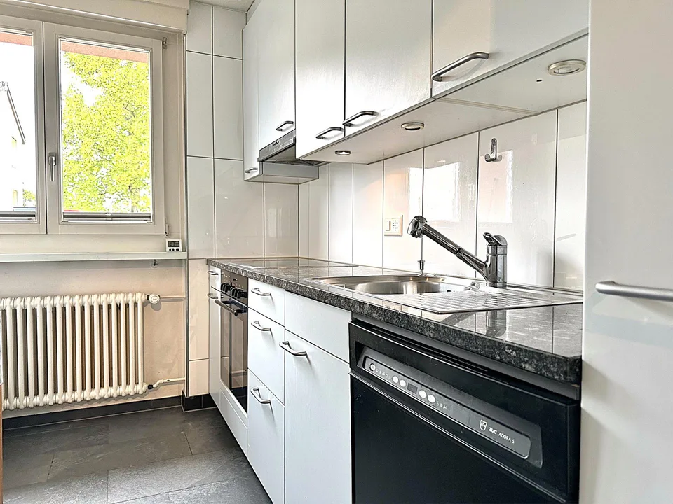 GERÄUMIG & GEPFLEGT MIT BALKON – Foto 3 von 7