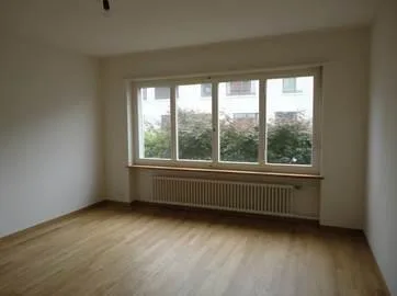 Nähe Lindenplatz an ruhiger Seitenstrasse – Foto 3 von 7