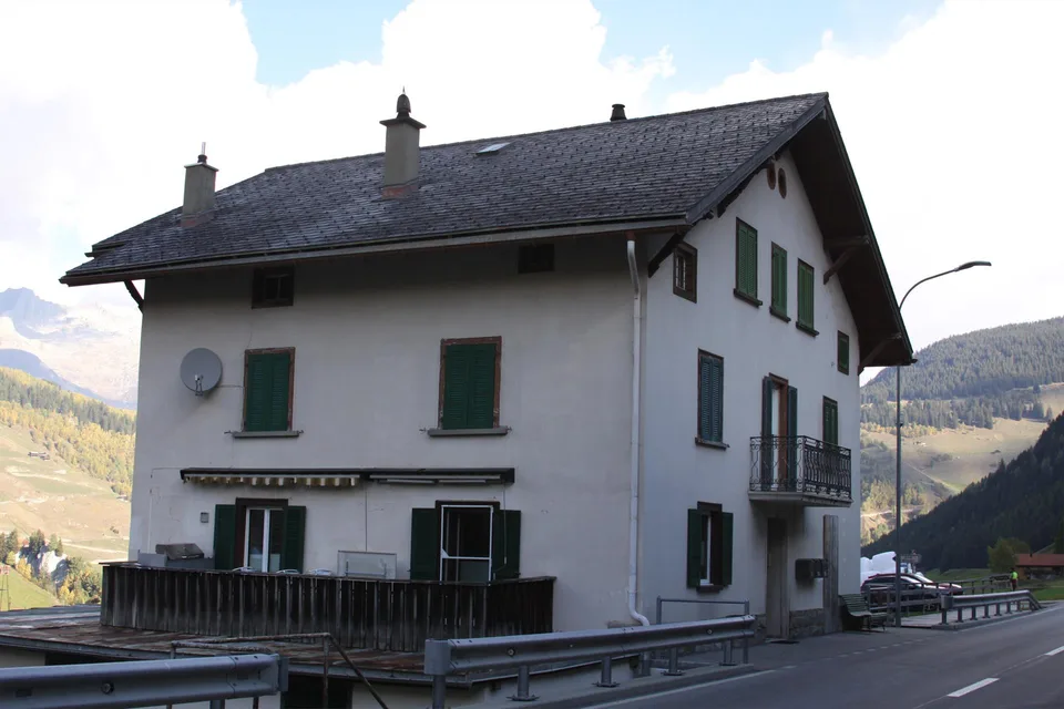 Historisches Haus mit viel Potenzial in Platta – foto 15 di 17