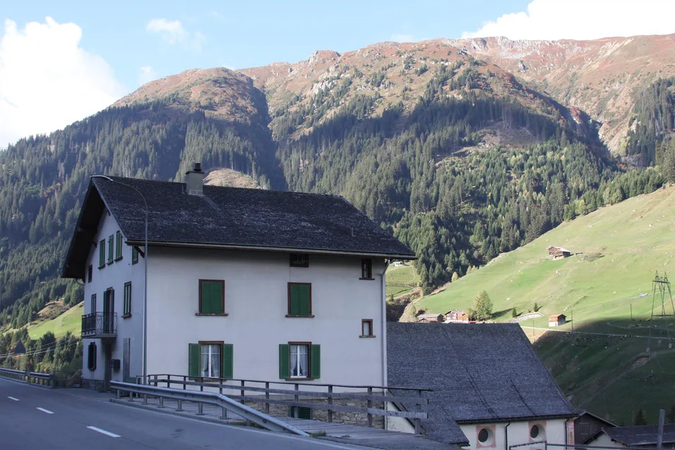 Historisches Haus mit viel Potenzial in Platta – foto 16 di 17
