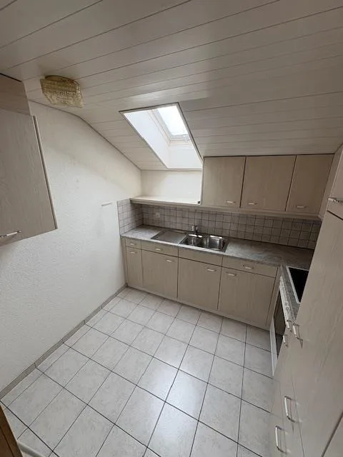 neu 2-Zimmerwohnung im Dachgeschoss und Nebenraum, inkl. Garage – foto 9 di 21