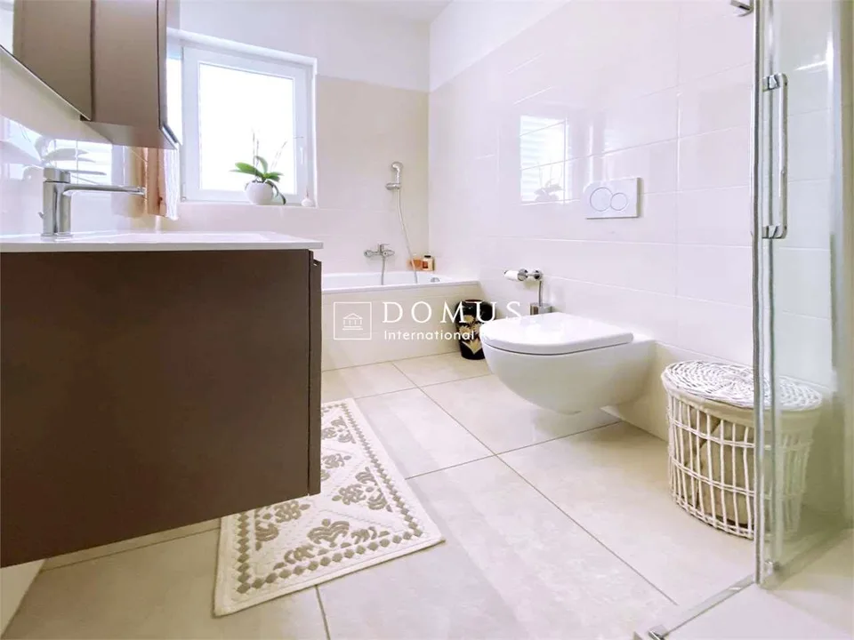 Signorile e ampio appartamento con generosa terrazza – Foto 8 von 13