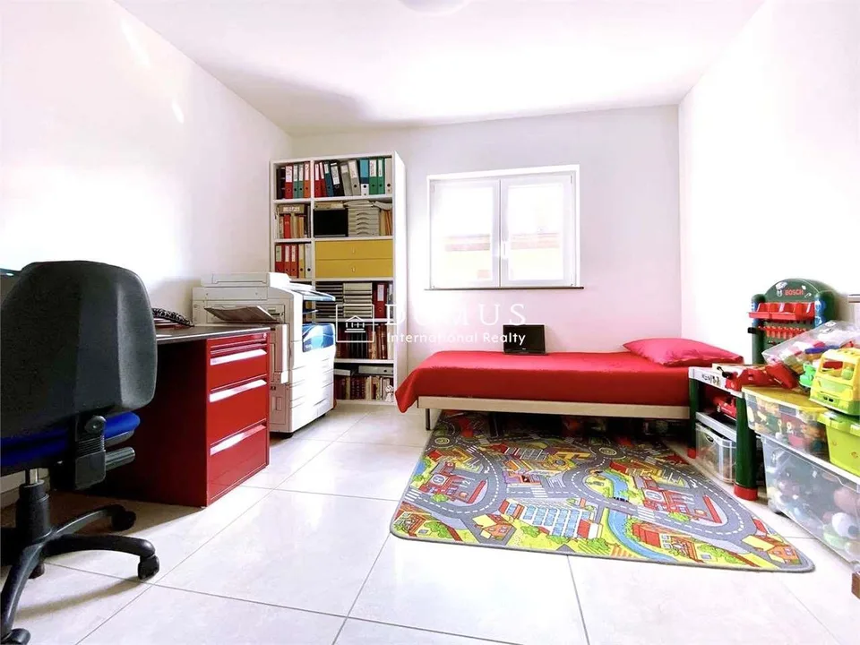 Signorile e ampio appartamento con generosa terrazza – Foto 9 von 13