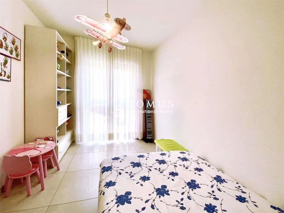 Signorile e ampio appartamento con generosa terrazza – Foto 12 von 13