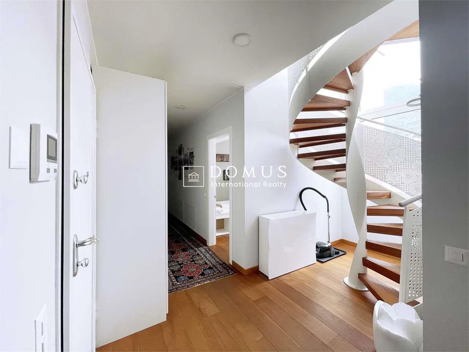 Esclusivo attico con terrazza e piscina sul tetto – photo 11 sur 13
