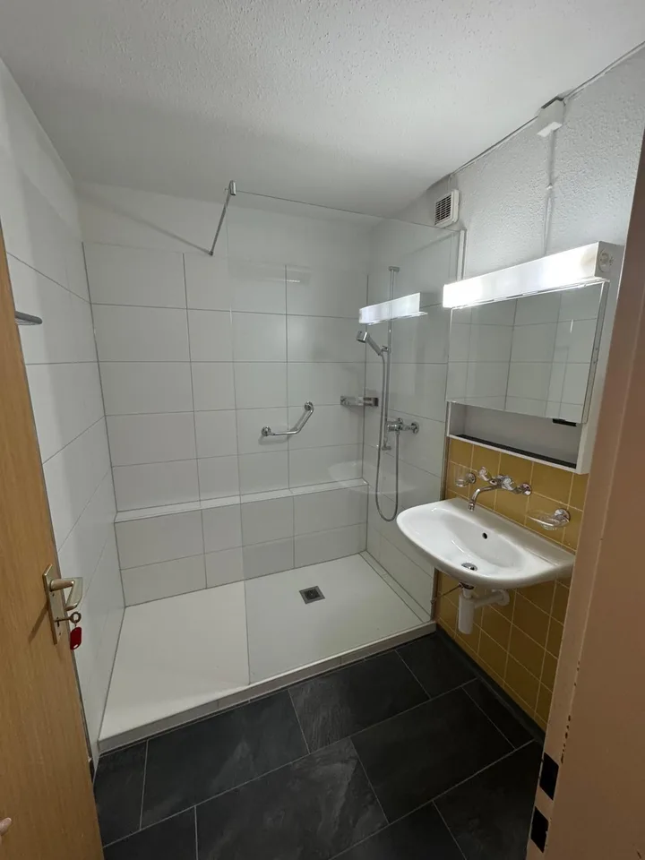 schöne und ruhiggelegene 3.5 Zimmer-Wohnung mit Aussicht – Foto 10 von 10