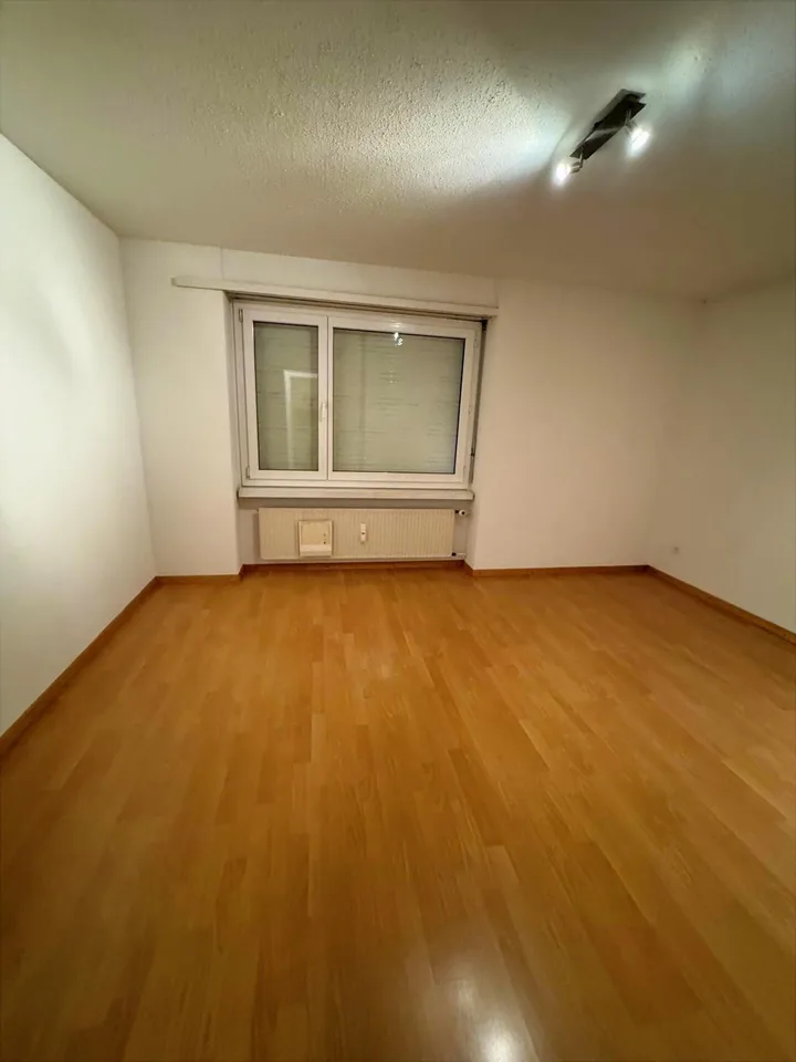 schöne und ruhiggelegene 3.5 Zimmer-Wohnung – Foto 8 von 12