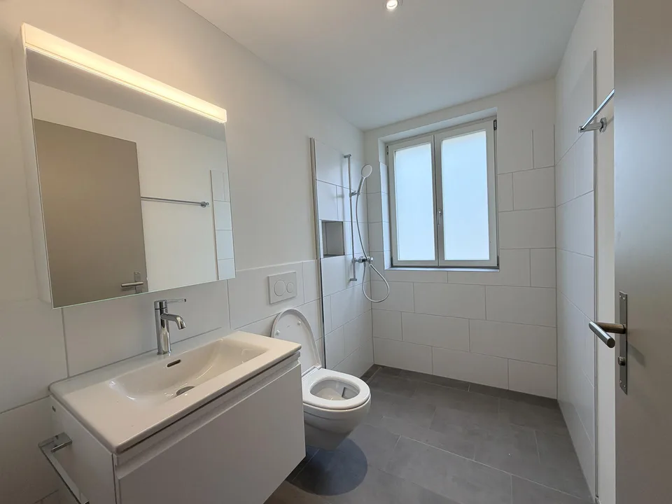 ERSTBEZUG MIT VIEL PLATZ UND ZWEI NASSZELLEN IN VELTHEIM – Foto 6 von 9