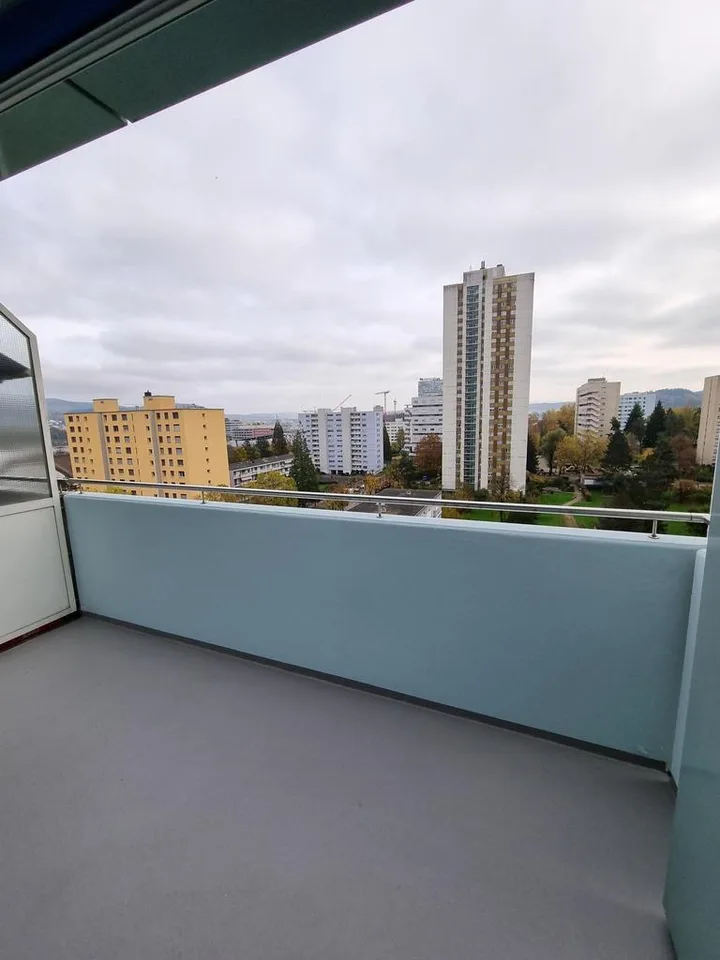 Gemütliche 4.5 Zimmer Wohnung im 10. OG in Spreitenbach – foto 7 di 7