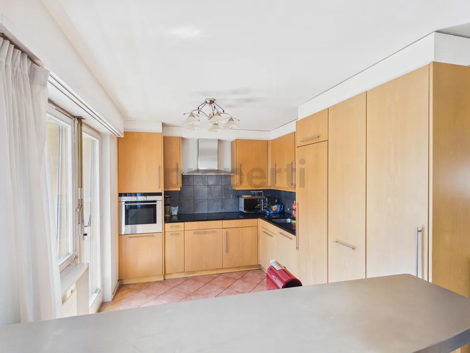Balcon Privé, Ascenseur & Emplacement Idéal proche Gare et Écoles ! – Foto 2 von 9
