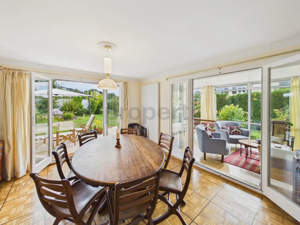 Großer Garten, prächtige Veranda, helles Erdgeschoss, 4 Schlafzimmer! – Foto 4 von 14