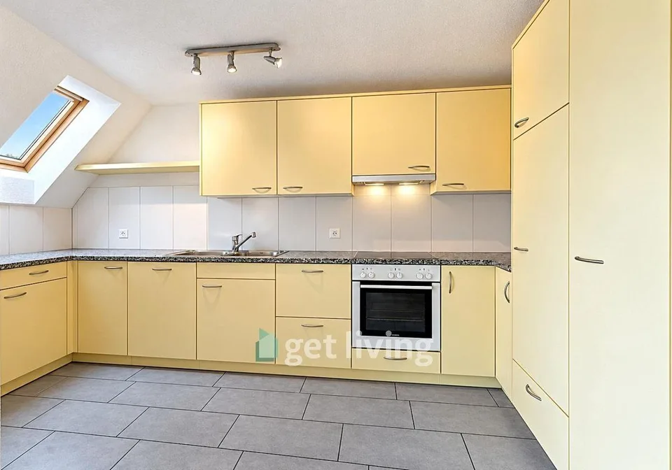Appartamento mansardato moderno di 4,5 locali in una posizione idilliaca – foto 4 di 11