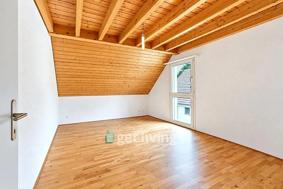 Appartamento mansardato moderno di 4,5 locali in una posizione idilliaca – foto 6 di 11
