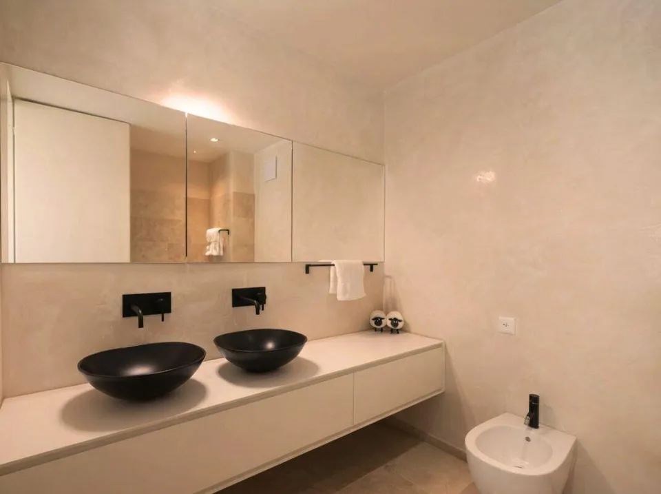 Generoso 3.5 locali con vista lago, 2 ampie terrazze e piscina esterna – Foto 8 von 21