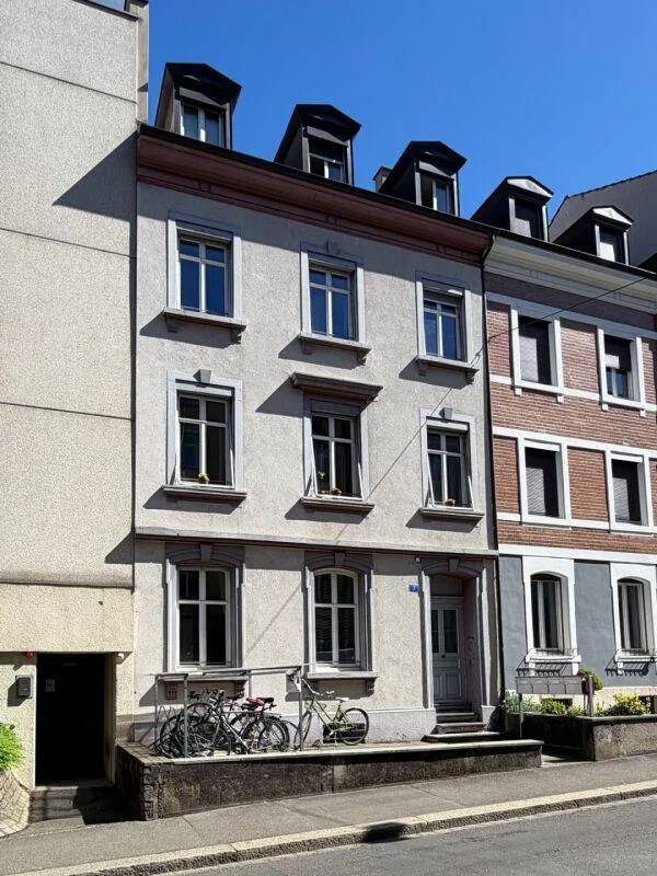 Mehrfamilienhaus mit 4 Wohnungen im beliebten Iselin-Quartier – photo 2 of 17