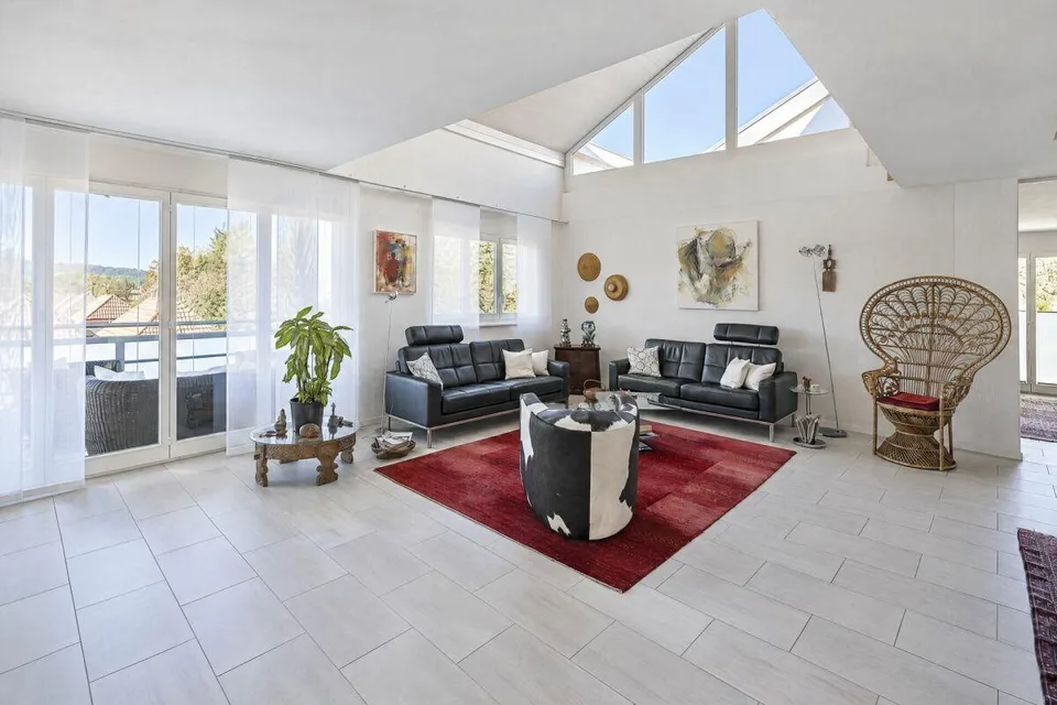 Appartement de maisonnette de 7,5 pièces avec 218 m² et galerie à Bösingen – photo 3 sur 16