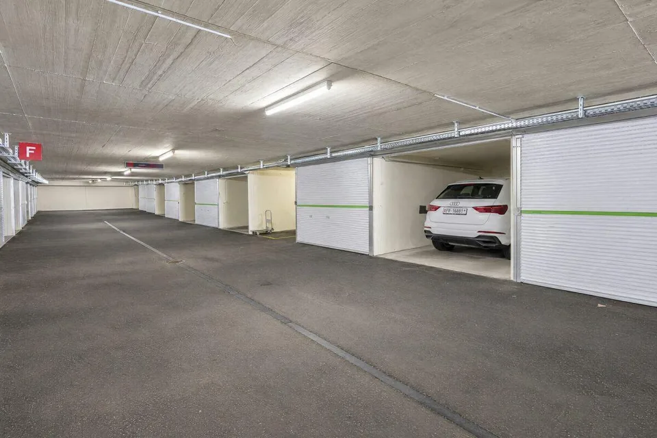 Appartement de maisonnette de 7,5 pièces avec 218 m² et galerie à Bösingen – photo 15 sur 16
