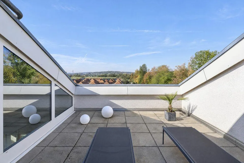 Appartement de maisonnette de 7,5 pièces avec 218 m² et galerie à Bösingen – photo 10 sur 16