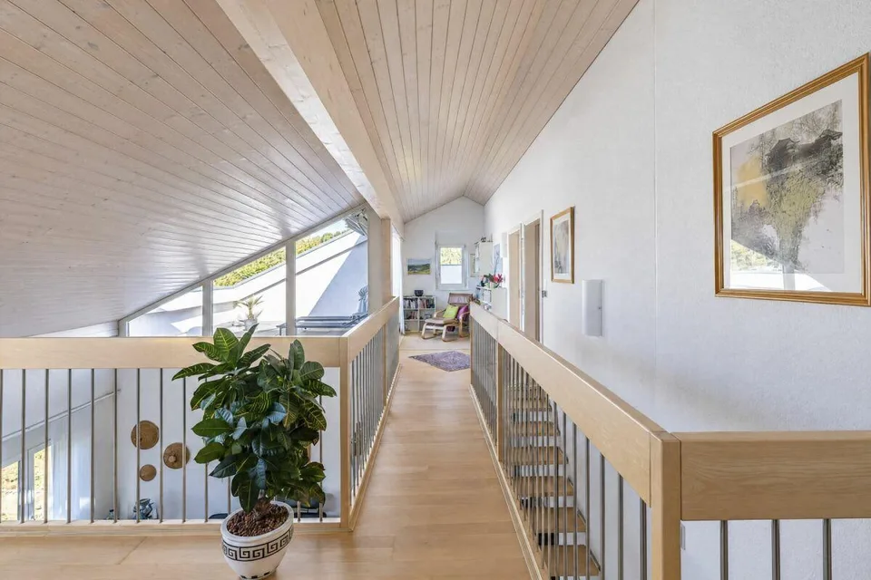 Appartement de maisonnette de 7,5 pièces avec 218 m² et galerie à Bösingen – photo 11 sur 16