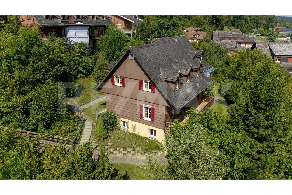 4½-Zimmer-Doppeleinfamilienhaus mit Einliegerwohnung – photo 2 sur 13