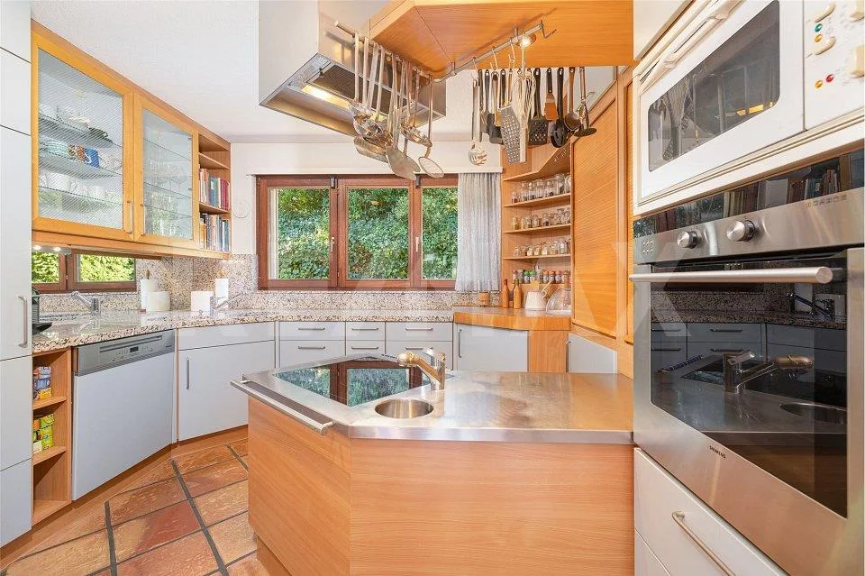 Maison accueillante pour les familles avec beaucoup de confort, idylle de jardin et double garage – photo 12 sur 13