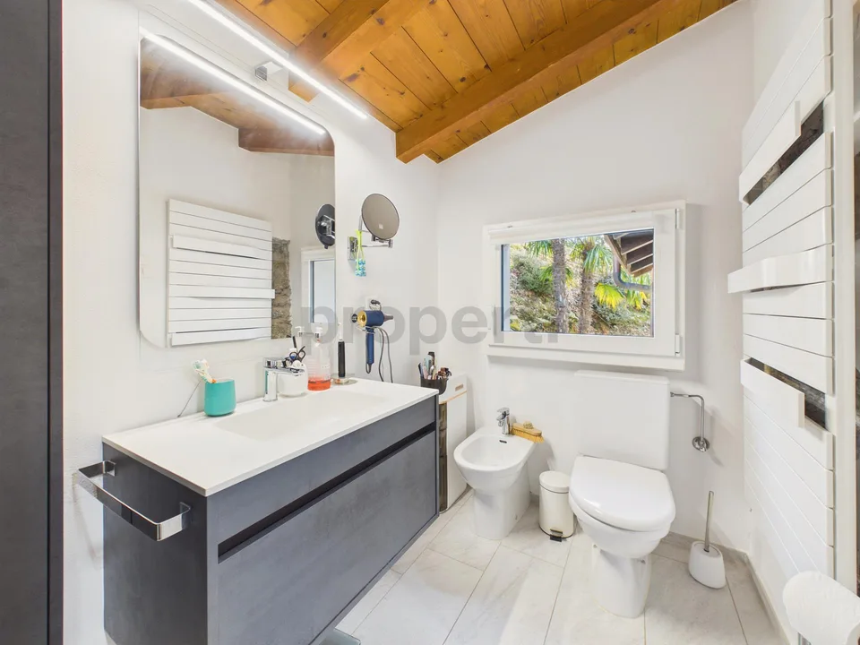 Esclusiva villa da 7.5 locali immersa nel verde con dépendance e la... – photo 13 sur 15
