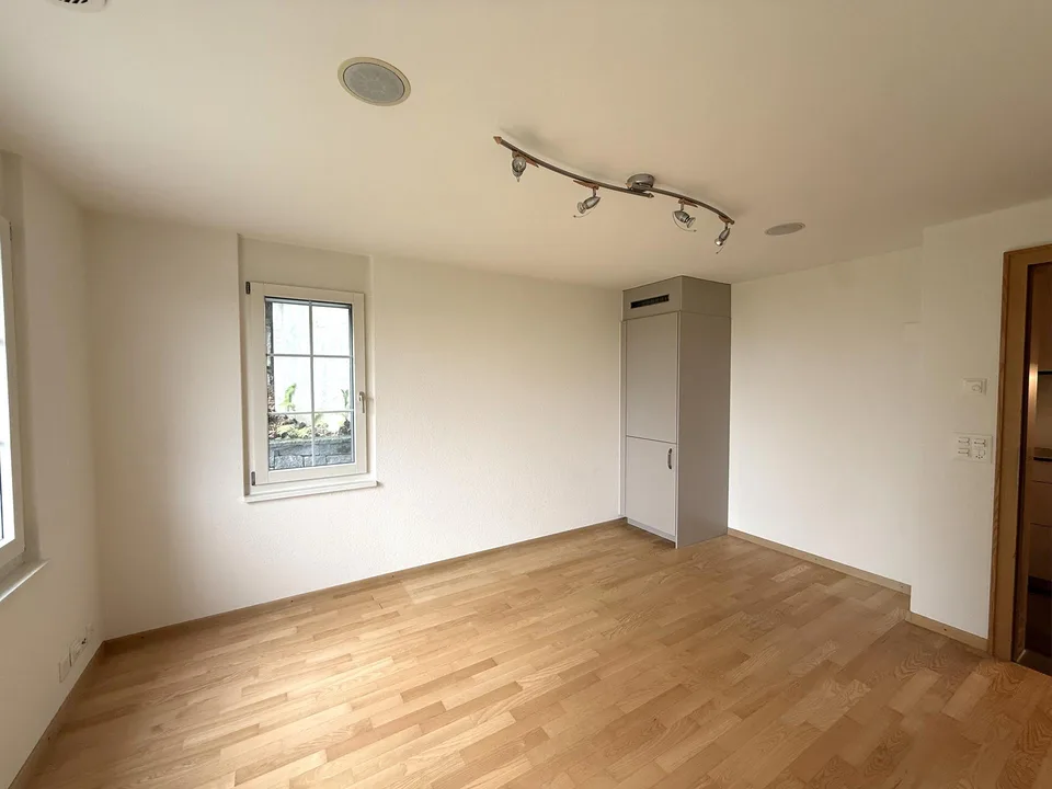 2-Zimmerwohnung mit Seesicht und grosszügigem Garten – foto 5 di 13