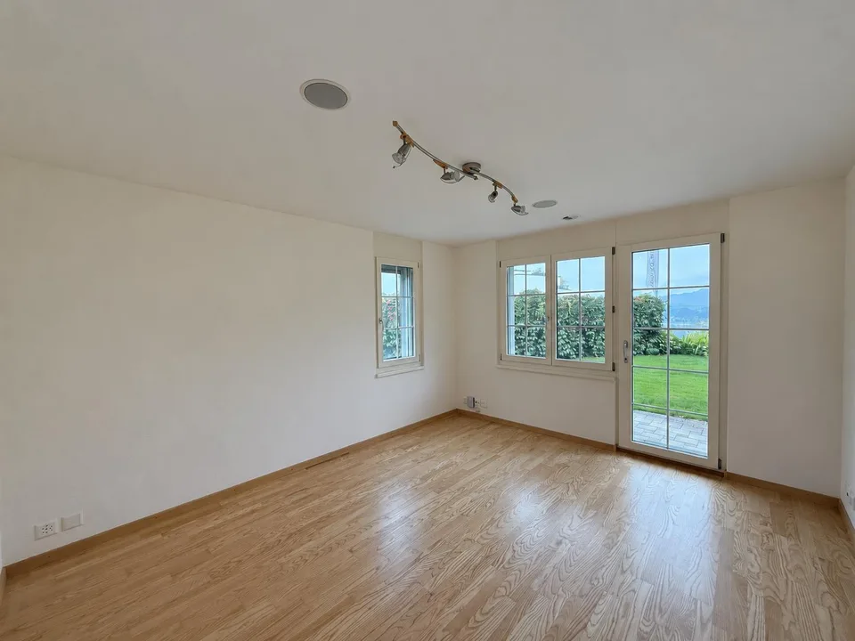 2-Zimmerwohnung mit Seesicht und grosszügigem Garten – foto 3 di 13