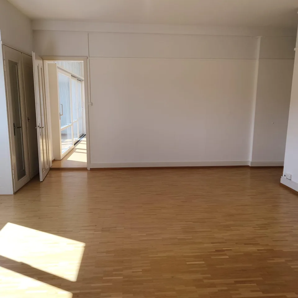 4.5 Zimmer Wohnung in Stadtvilla mit herrlicher Aussicht – foto 3 di 11