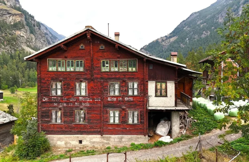Oggetto di ristrutturazione con potenziale a Herbriggen vicino a Zermatt – foto 2 di 9