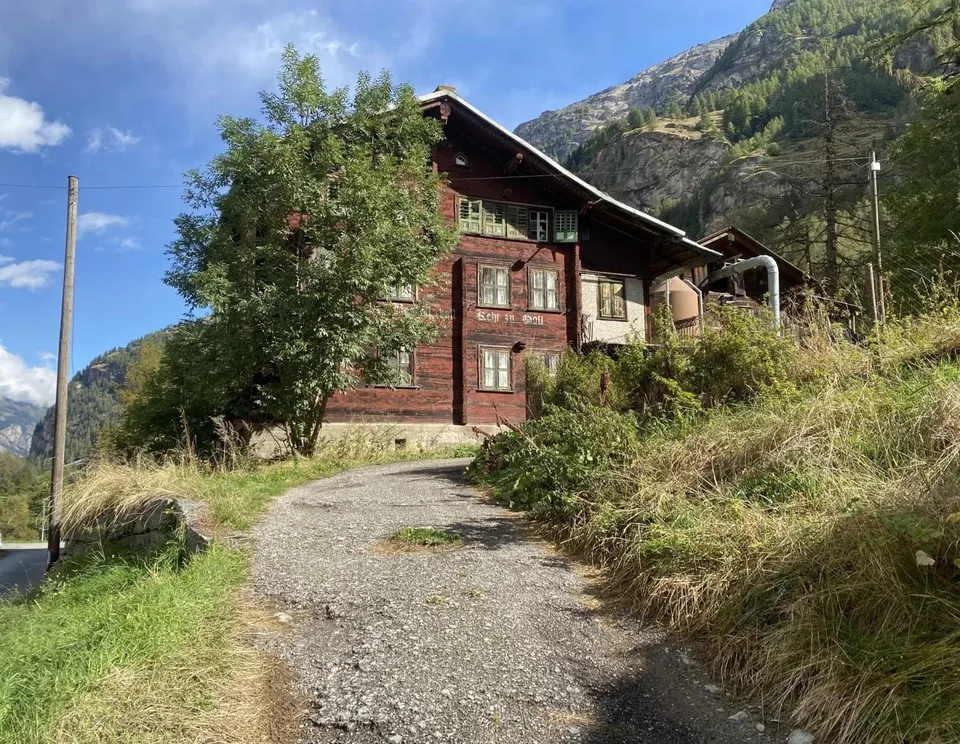 Oggetto di ristrutturazione con potenziale a Herbriggen vicino a Zermatt – foto 5 di 9