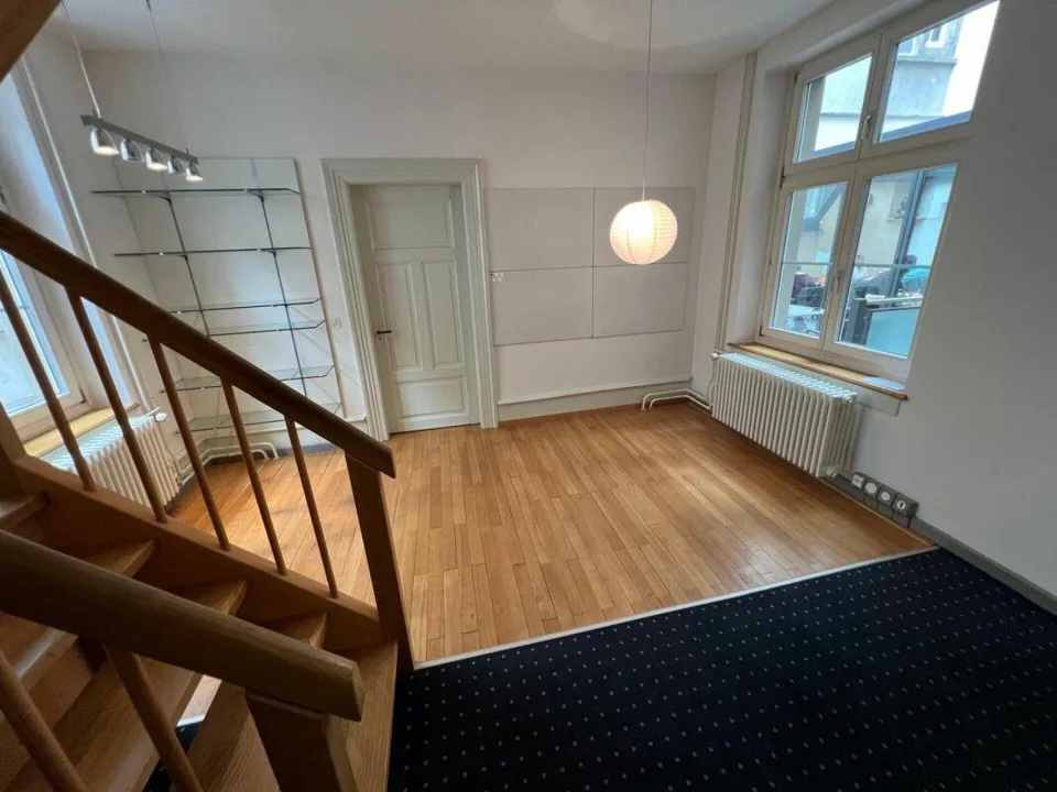 Vielseitiges Büro/Praxis/Atelier in mitten der Schaffhauser Altstadt – Foto 2 von 7
