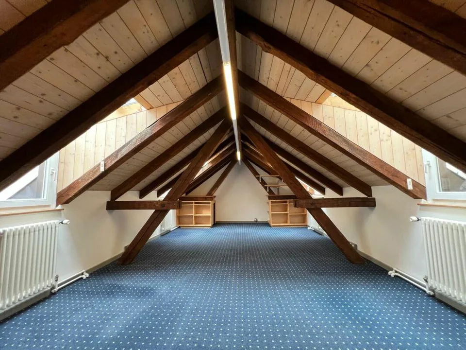 Vielseitiges Büro/Praxis/Atelier in mitten der Schaffhauser Altstadt – Foto 3 von 7