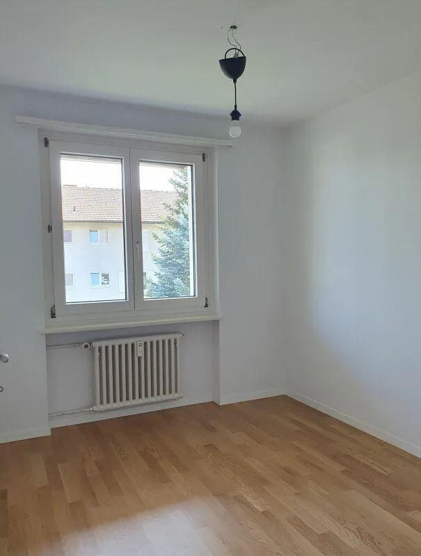 Bright, well-lit apartment with balcony – photo 6 of 10