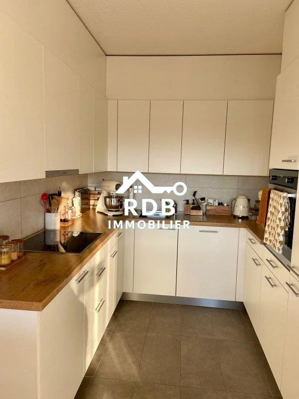 Appartement de 4 pièces au 4ème étage situé à Petit-Lancy 1213 – foto 4 di 6