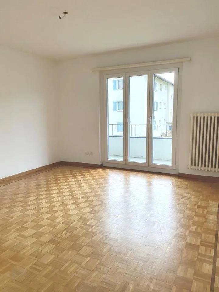 Schöne, helle 5 Zimmerwohnung mit Aussicht – Foto 3 von 8