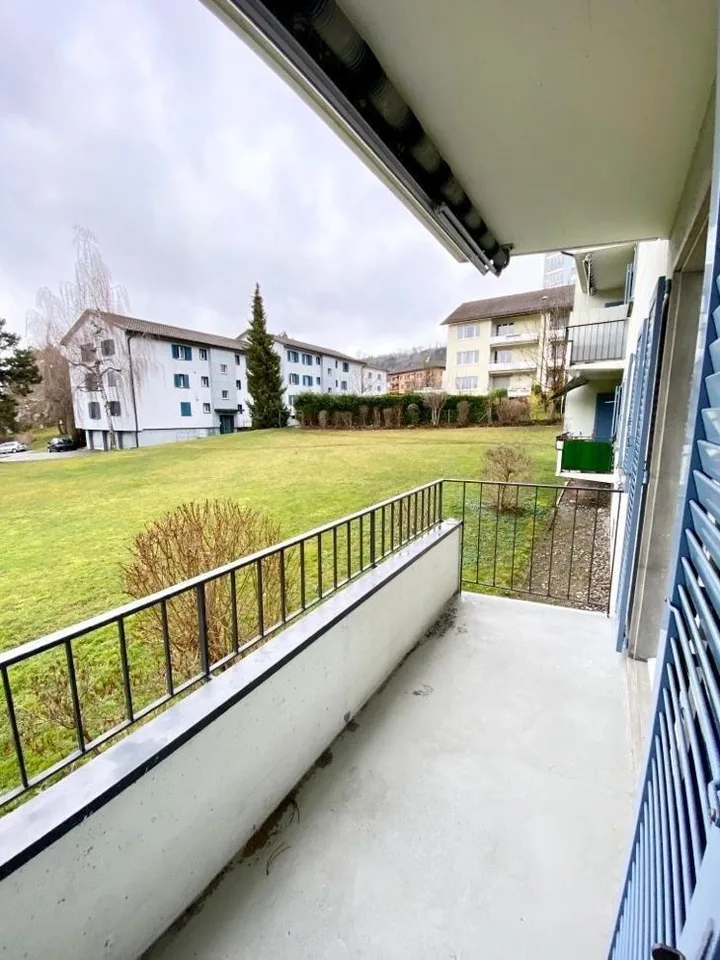 Schöne, helle 5 Zimmerwohnung mit Aussicht – Foto 7 von 8