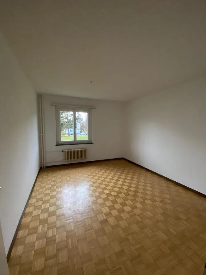 Schöne, helle 5 Zimmerwohnung mit Aussicht – Foto 5 von 8