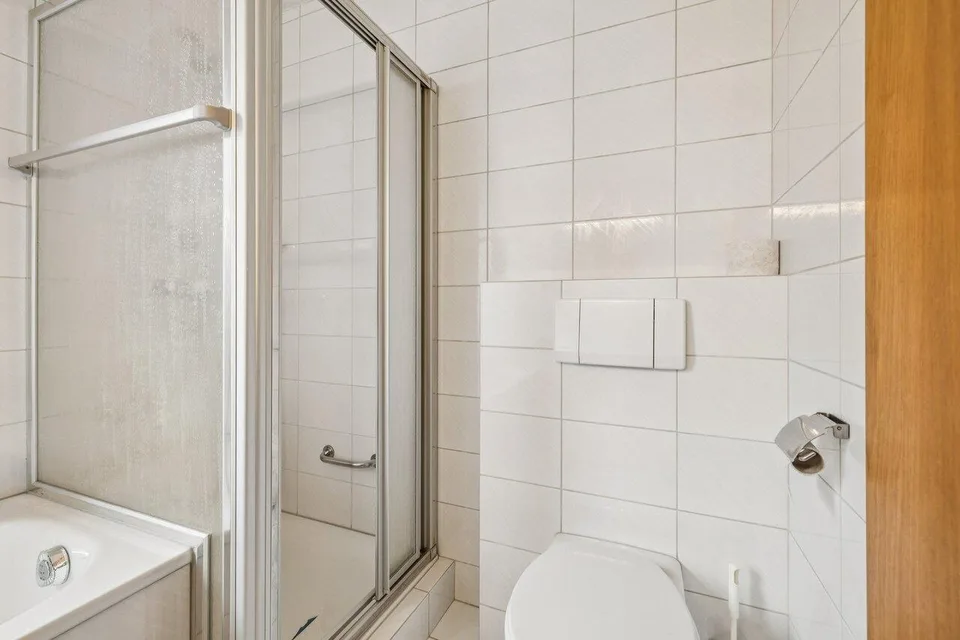 Wohntraum am Waldrand: 5-Zimmer Doppeleinfamilienhaus in Bottmingen – Foto 12 von 19