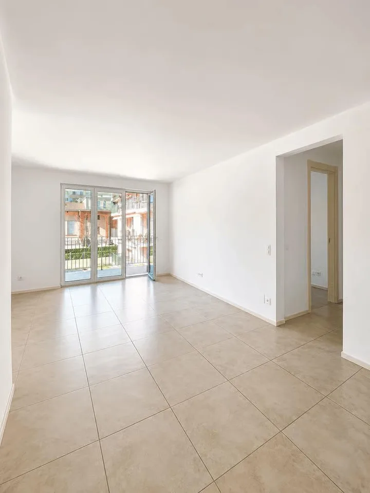 LUMINOSO APPARTAMENTO DI 4.5 LOCALI A NOVAZZANO – foto 3 di 7