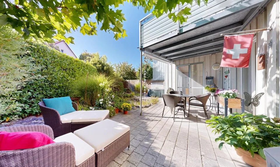 Eckreihenhaus mit Garten, Cheminée und grosszügigem Raumangebot – Foto 10 von 11