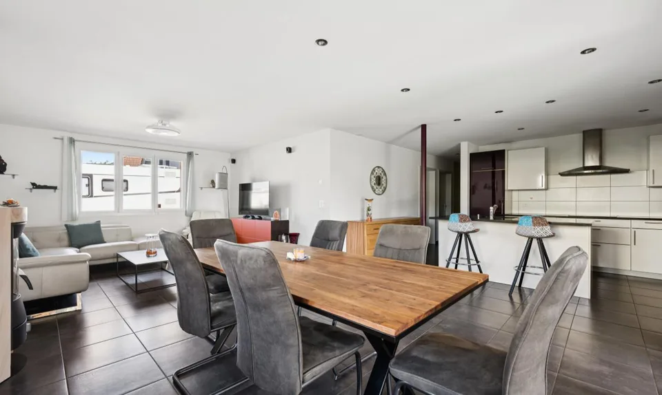 4.5 Zimmer Einfamilienhaus in Sugiez – Foto 4 von 11