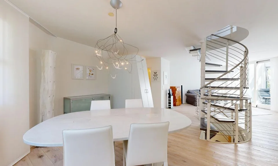 Attraktive 5.5-Zimmer-Triplex-Wohnung mit privatem Garten – Foto 4 von 11