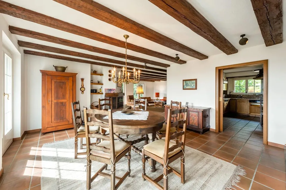 Villa lussuosa con vista mozzafiato e grande potenziale – foto 6 di 13