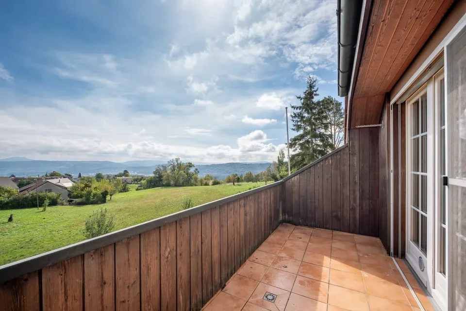 Villa lussuosa con vista mozzafiato e grande potenziale – foto 11 di 13
