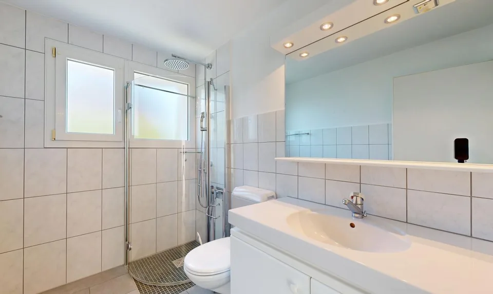 Zweifamilienhaus im Herzen von Studen – Foto 7 von 11