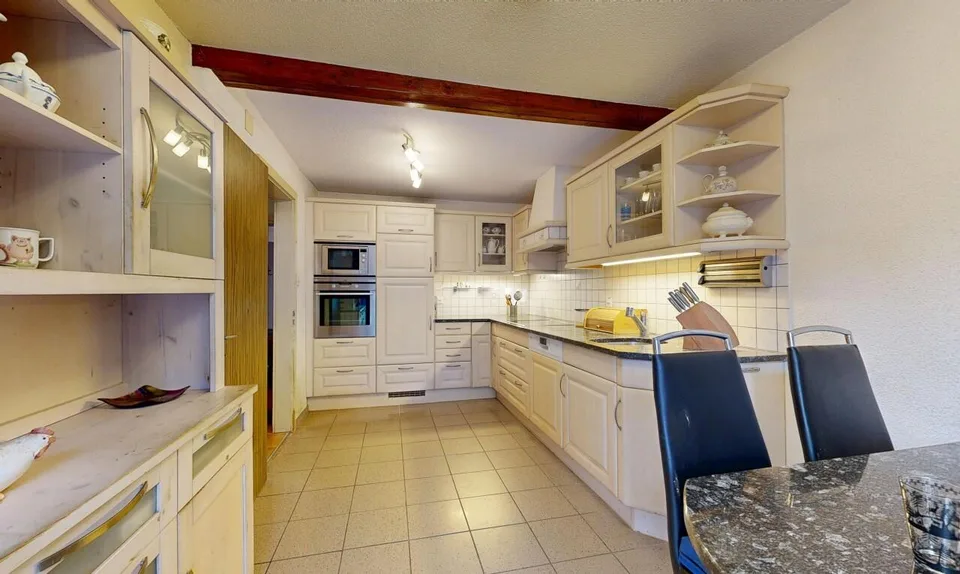 Grande maison pour toute la famille avec beaucoup de potentiel – photo 10 sur 11