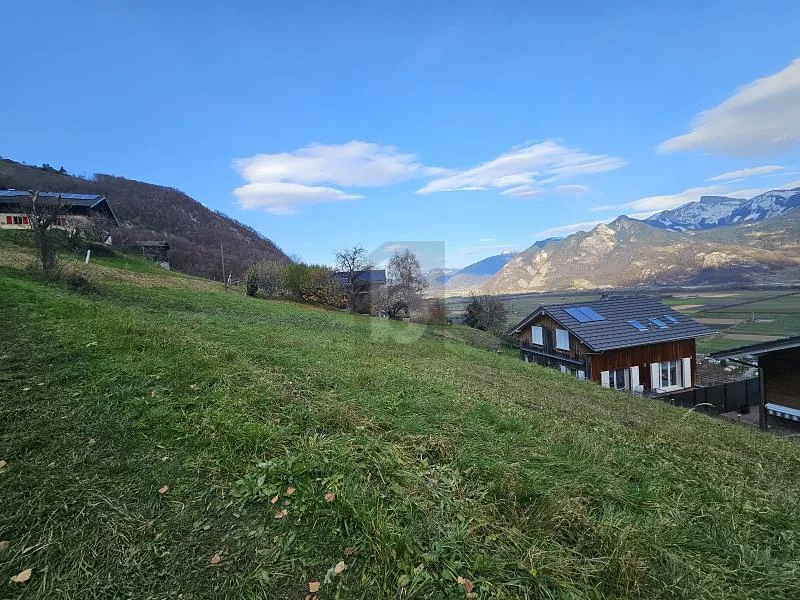 TRÈS ENSOLEILLÉ AVEC VUE SUR LES MONTAGNES – Foto 3 von 6