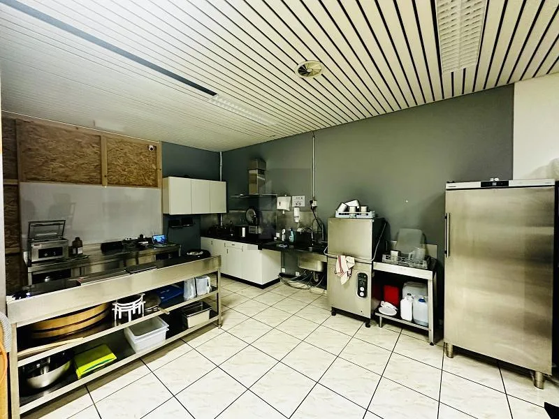 POKE BOWLS, SITUATION IDEALE, EQUIPEMENT COMPLET – foto 4 di 6